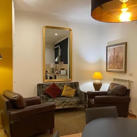 Holiday home Delightful Stylish House With Private Garden Close To Downtown