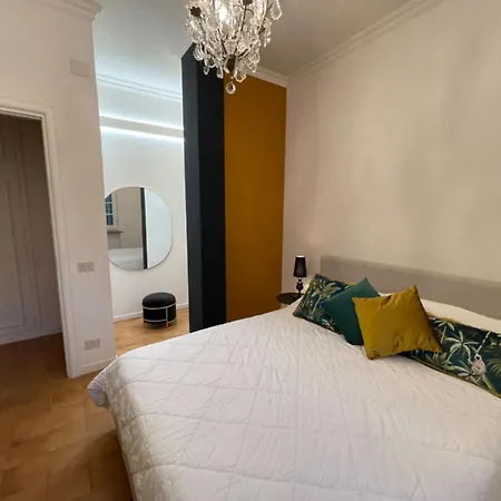 Delightful Stylish House With Private Garden Close To Downtown